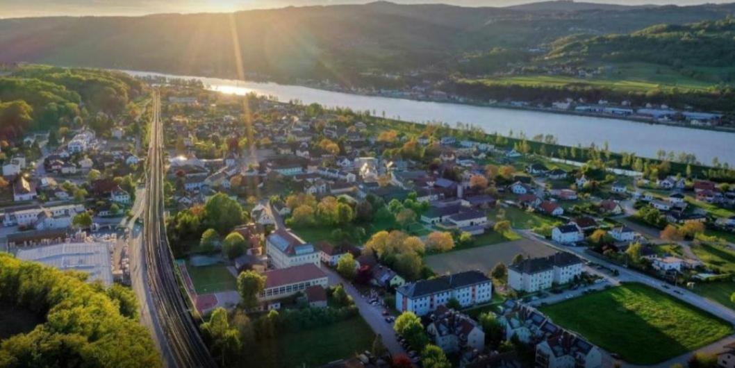 Apartment An Der Donau Krumnussbaum Bagian luar foto